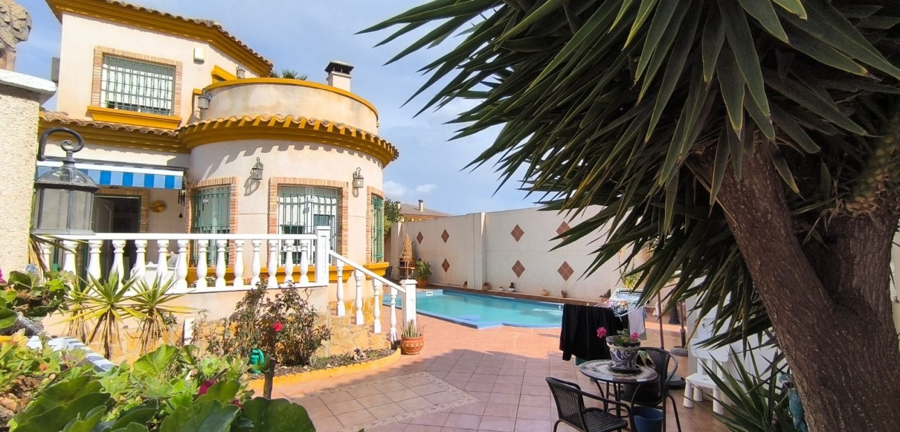 Herverkoop - Detached Villa -
Guardamar del Segura - El Raso
