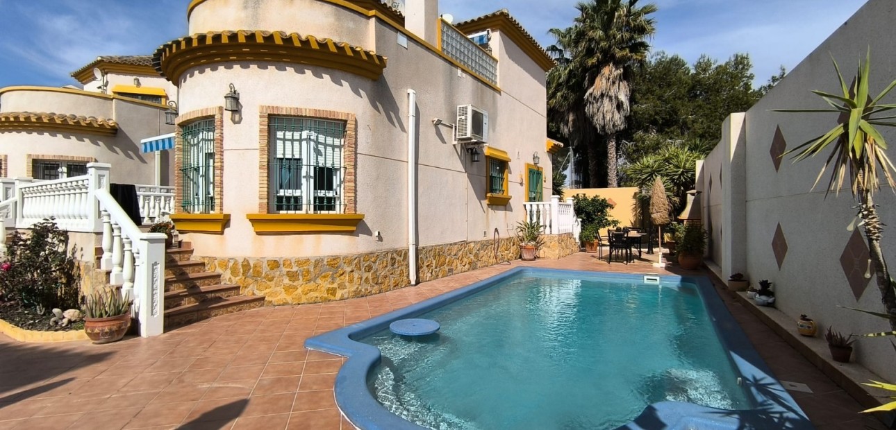 Herverkoop - Detached Villa -
Guardamar del Segura - El Raso
