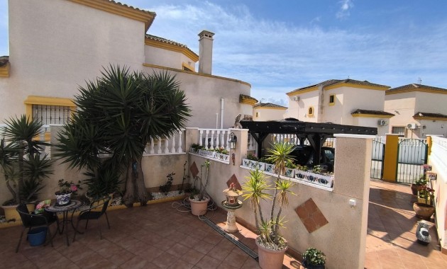 Herverkoop - Detached Villa -
Guardamar del Segura - El Raso