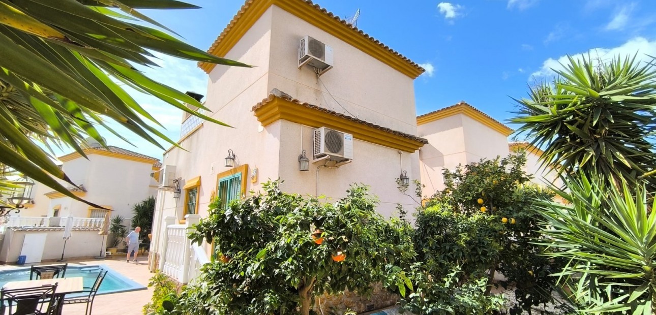 Herverkoop - Detached Villa -
Guardamar del Segura - El Raso