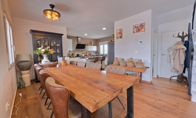 Herverkoop - Country Property -
Pinoso - Pinoso - Country