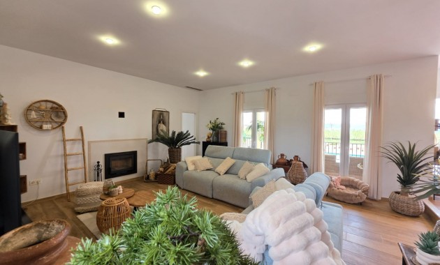 Herverkoop - Country Property -
Pinoso - Pinoso - Country