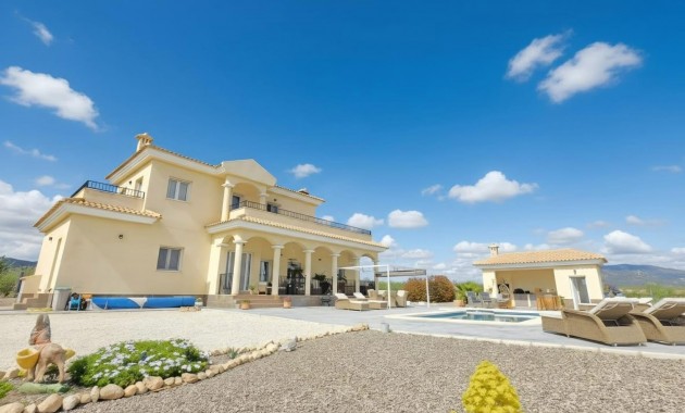 Herverkoop - Country Property -
Pinoso - Pinoso - Country