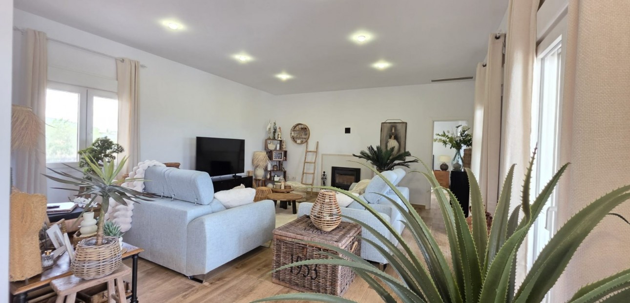 Herverkoop - Country Property -
Pinoso - Pinoso - Country