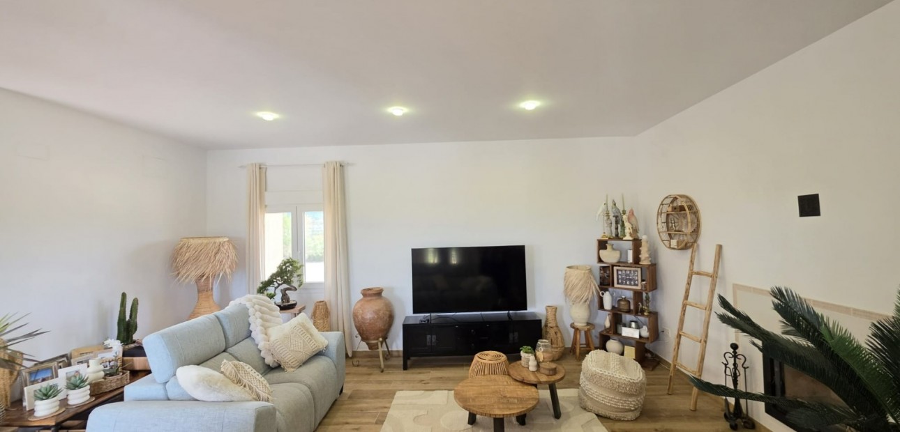 Herverkoop - Country Property -
Pinoso - Pinoso - Country