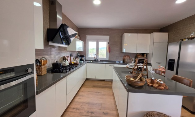 Herverkoop - Country Property -
Pinoso - Pinoso - Country