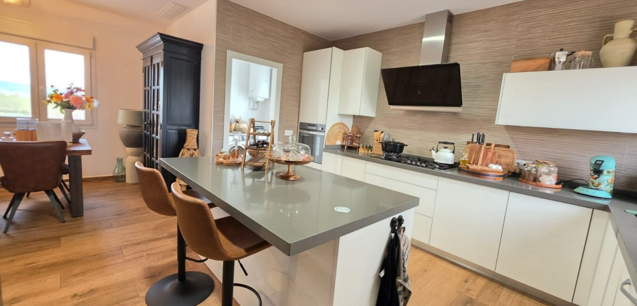 Herverkoop - Country Property -
Pinoso - Pinoso - Country