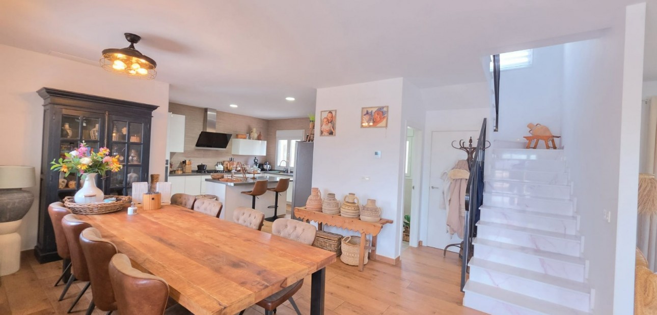 Herverkoop - Country Property -
Pinoso - Pinoso - Country