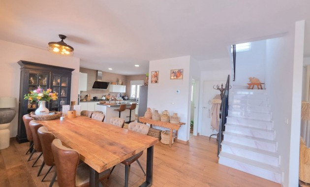 Herverkoop - Country Property -
Pinoso - Pinoso - Country