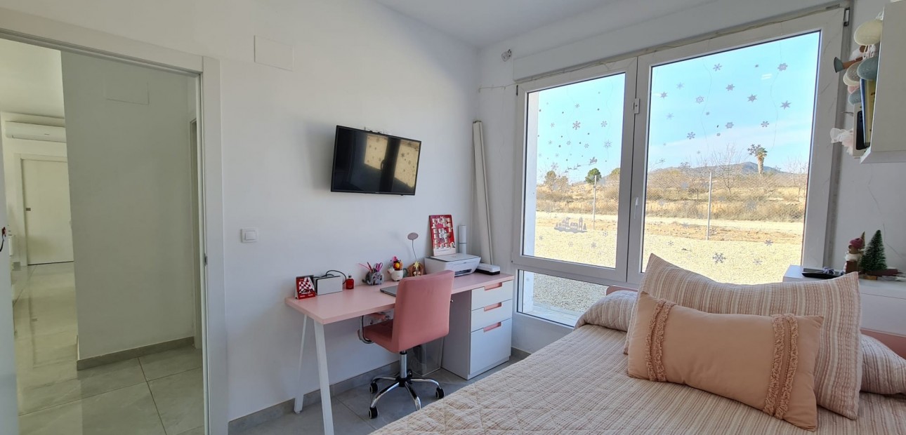 Herverkoop - Country Property -
Pinoso - Pinoso - Country