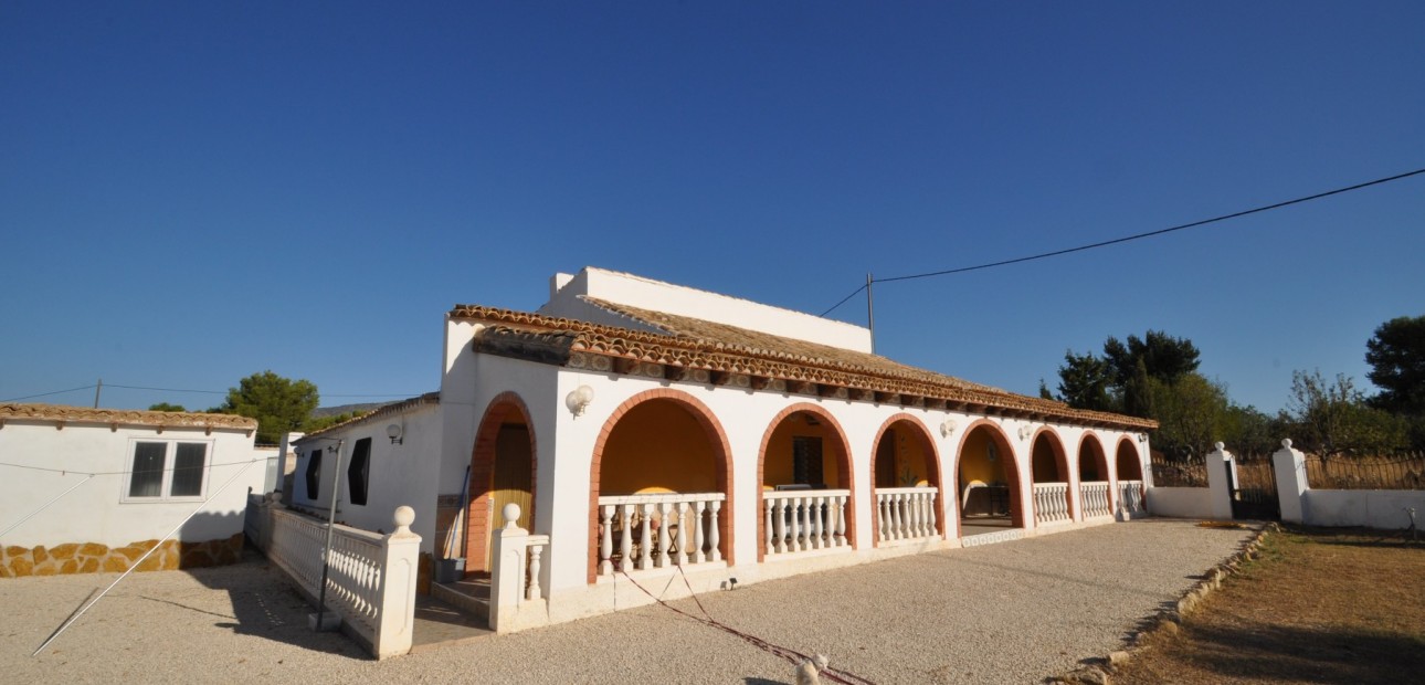 Herverkoop - Country Property -
Pinoso - Pinoso - Town