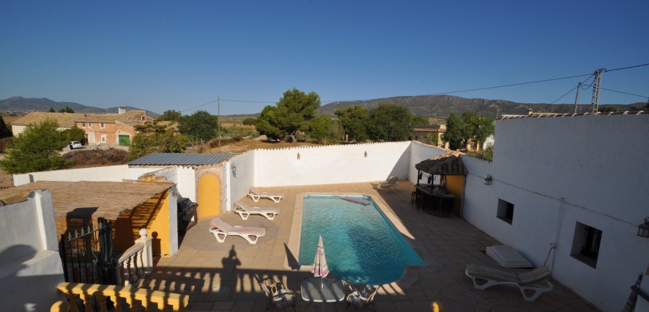 Herverkoop - Country Property -
Pinoso - Pinoso - Town