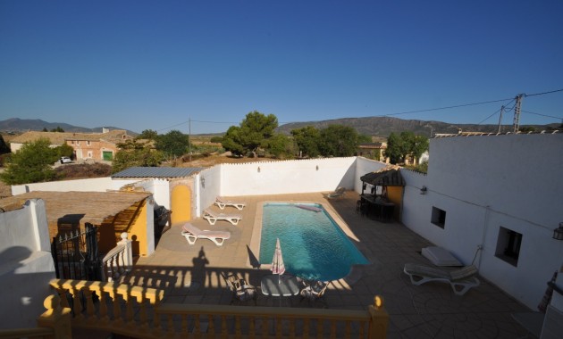 Herverkoop - Country Property -
Pinoso - Pinoso - Town