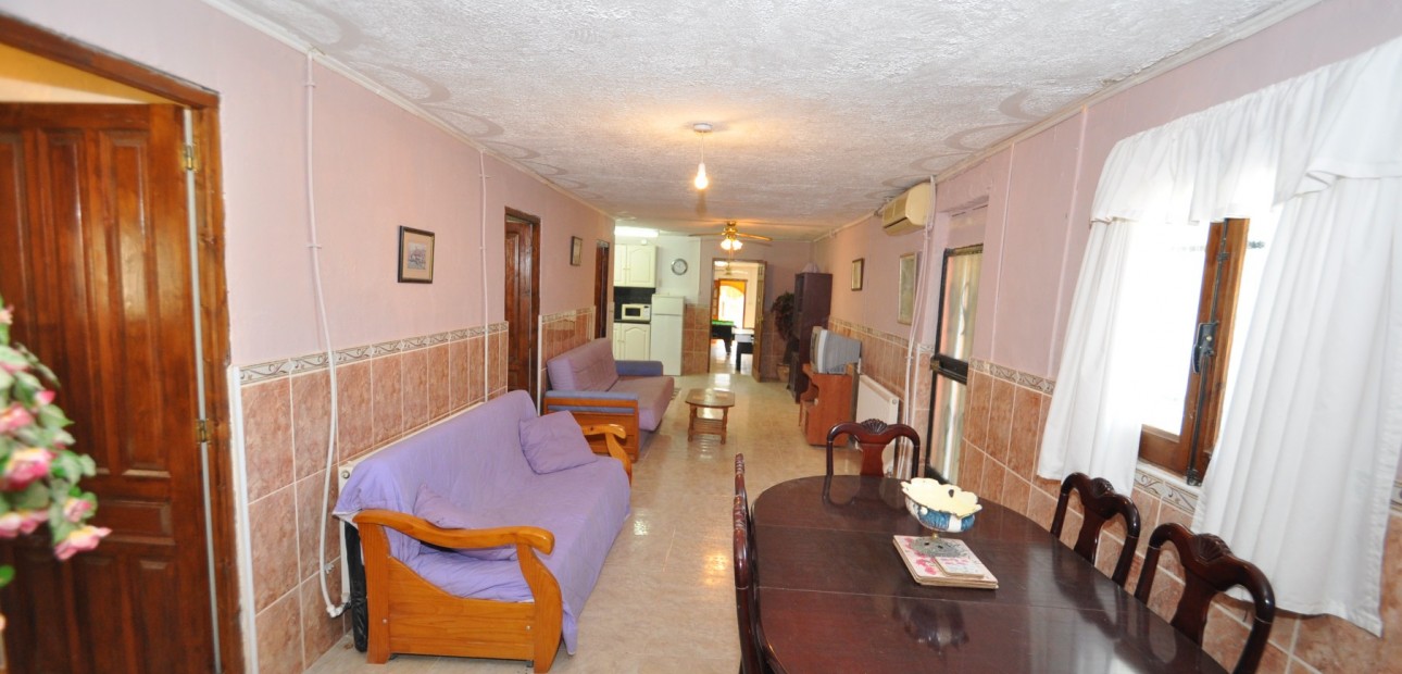 Herverkoop - Country Property -
Pinoso - Pinoso - Town
