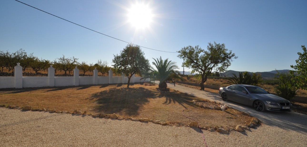 Herverkoop - Country Property -
Pinoso - Pinoso - Town