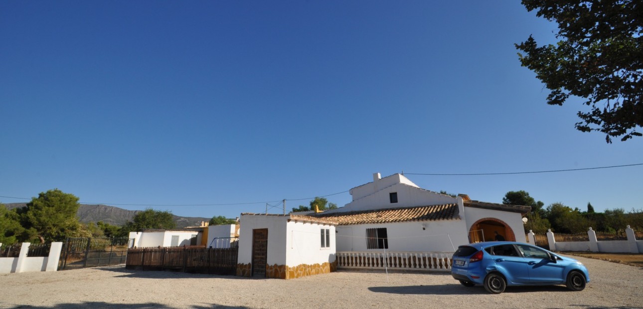 Herverkoop - Country Property -
Pinoso - Pinoso - Town