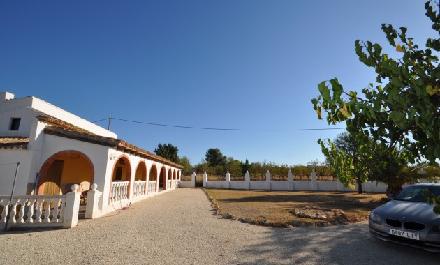Herverkoop - Country Property -
Pinoso - Pinoso - Town