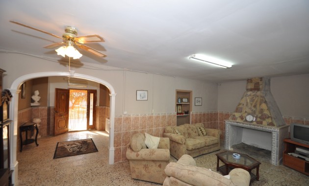 Herverkoop - Country Property -
Pinoso - Pinoso - Town