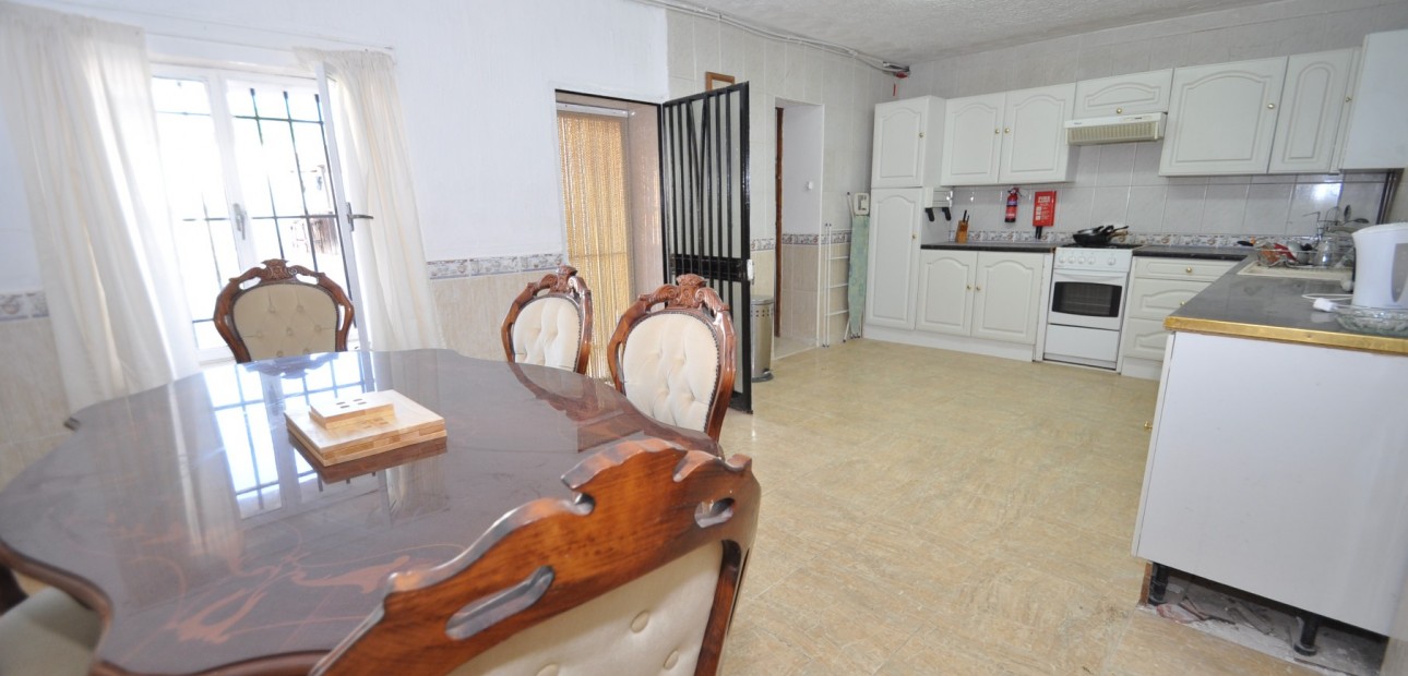 Herverkoop - Country Property -
Pinoso - Pinoso - Town