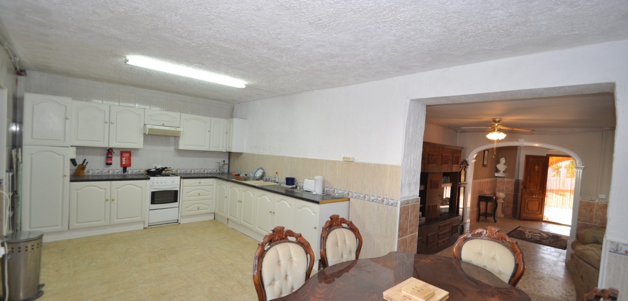Herverkoop - Country Property -
Pinoso - Pinoso - Town
