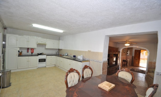 Herverkoop - Country Property -
Pinoso - Pinoso - Town