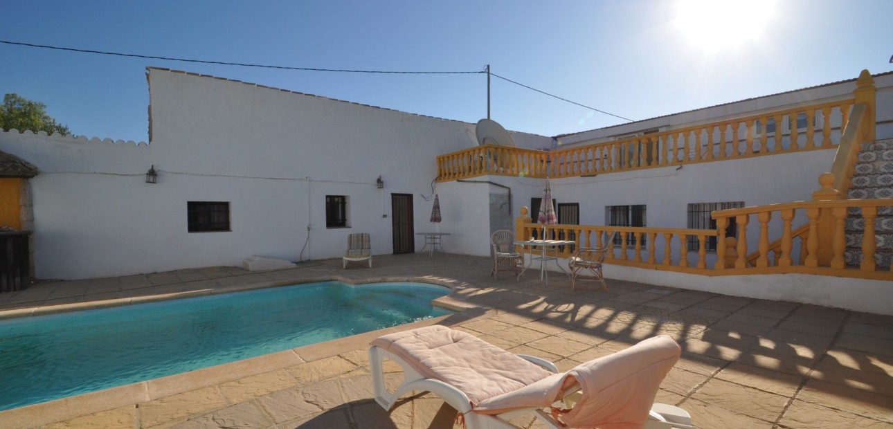 Herverkoop - Country Property -
Pinoso - Pinoso - Town