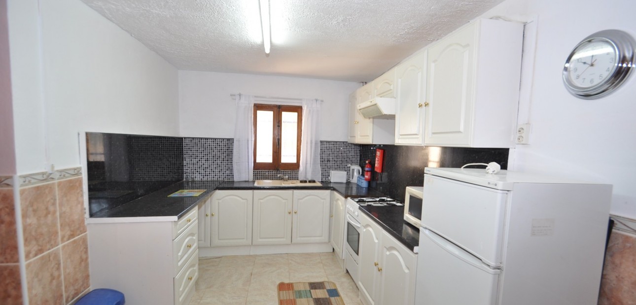 Herverkoop - Country Property -
Pinoso - Pinoso - Town