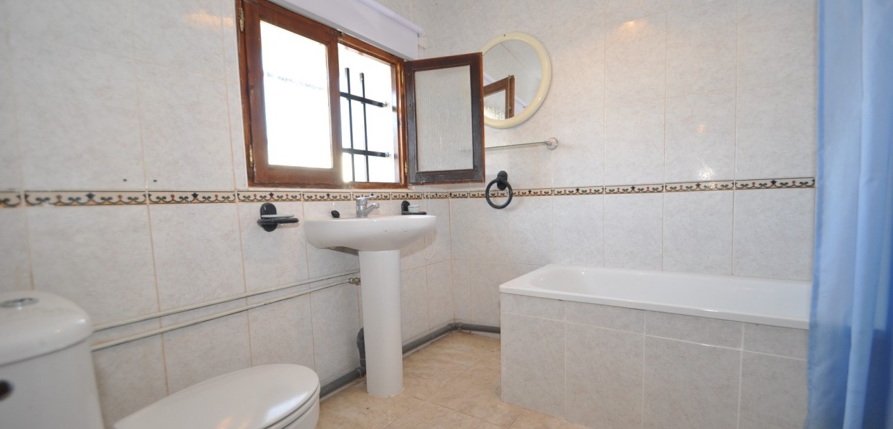 Herverkoop - Country Property -
Pinoso - Pinoso - Town