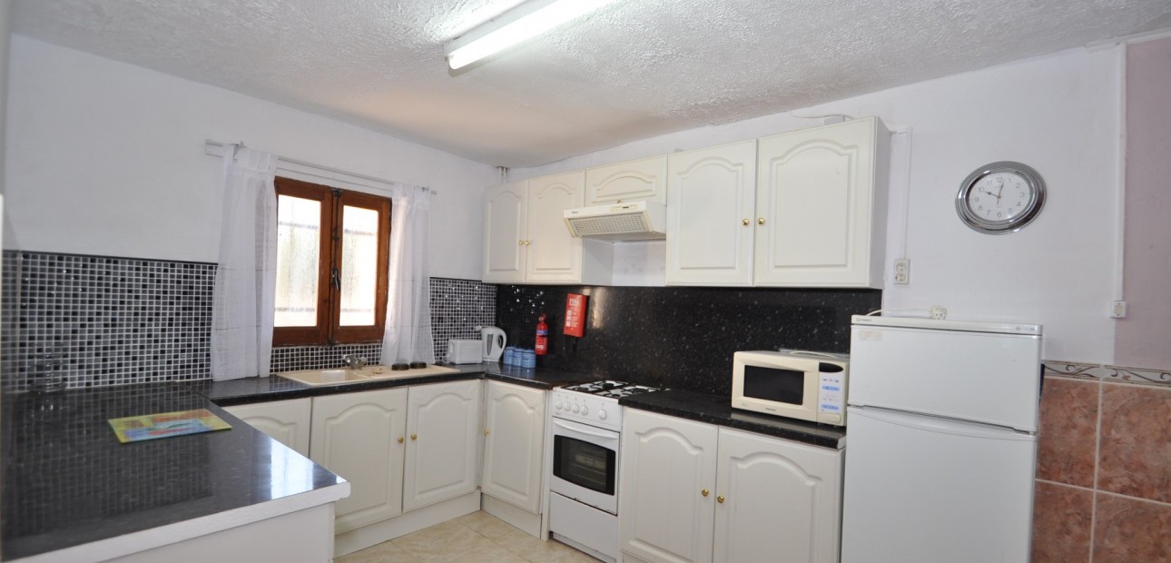 Herverkoop - Country Property -
Pinoso - Pinoso - Town