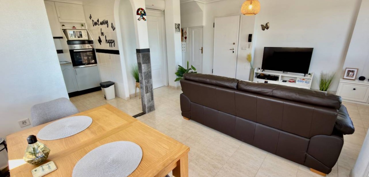 Sale - Apartment / flat -
Daya Nueva