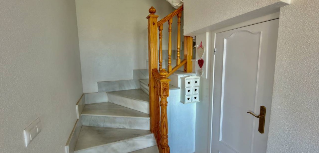 Sale - Apartment / flat -
Daya Nueva