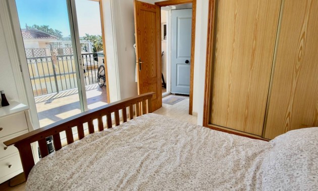 Sale - Apartment / flat -
Daya Nueva