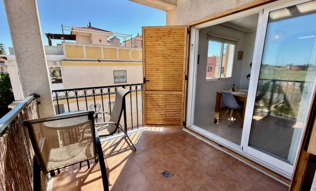 Sale - Apartment / flat -
Daya Nueva