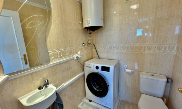 Sale - Apartment / flat -
Daya Nueva