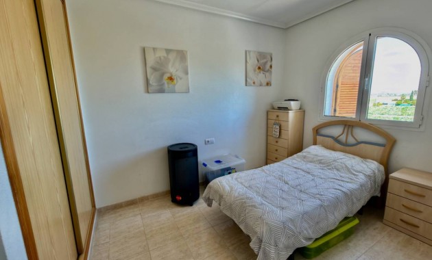 Sale - Apartment / flat -
Daya Nueva