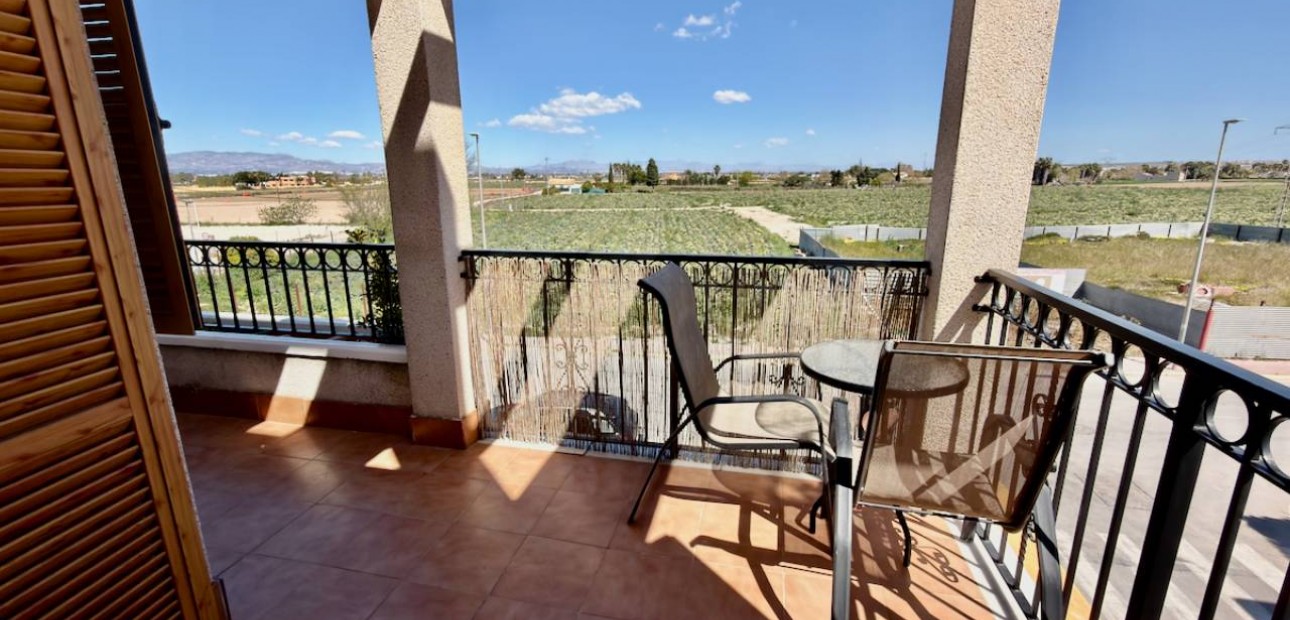 Sale - Apartment / flat -
Daya Nueva