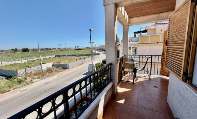 Sale - Apartment / flat -
Daya Nueva