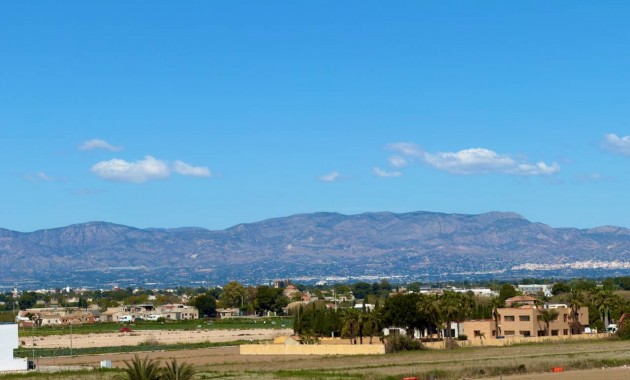 Sale - Apartment / flat -
Daya Nueva