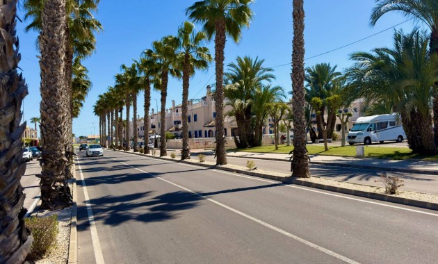 Sale - Apartment / flat -
Daya Nueva