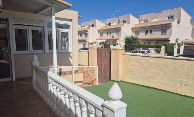 Venta - Apartamento / piso -
Torrevieja - La Mata pueblo