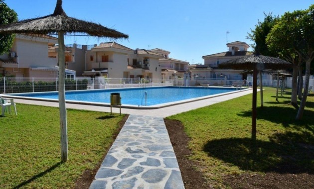 Venta - Apartamento / piso -
Torrevieja - La Mata pueblo