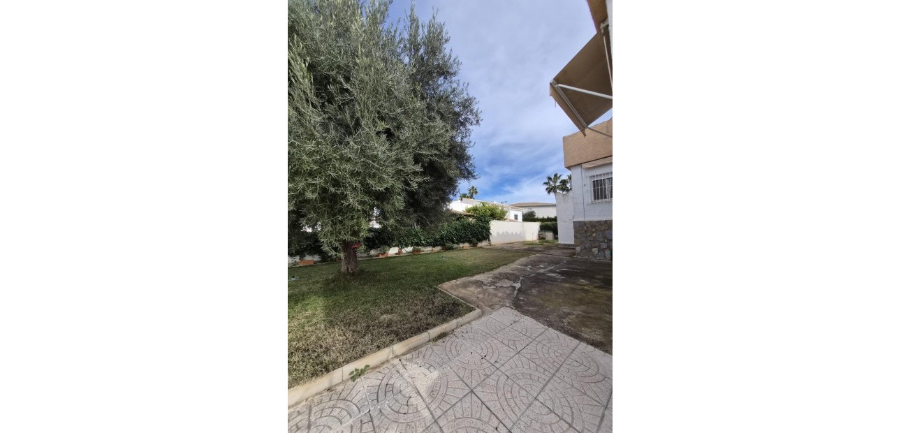 Herverkoop - Villa -
Torrevieja - El chaparral