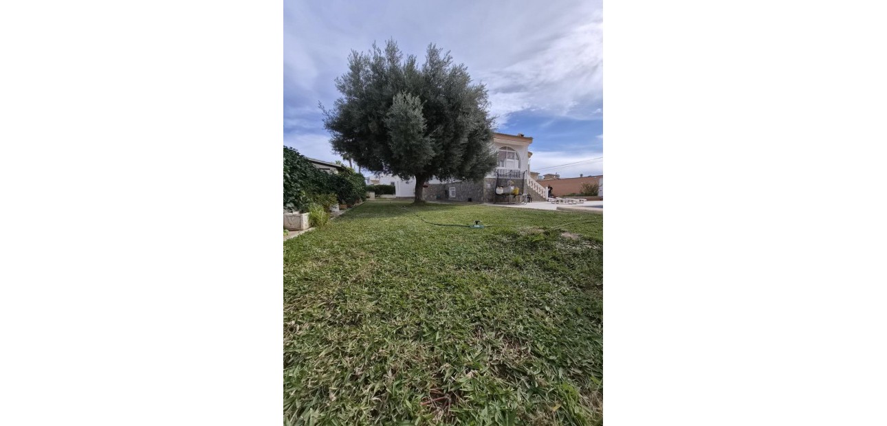 Herverkoop - Villa -
Torrevieja - El chaparral