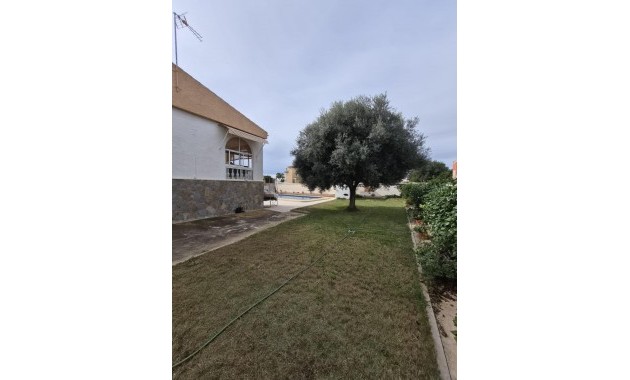 Herverkoop - Villa -
Torrevieja - El chaparral