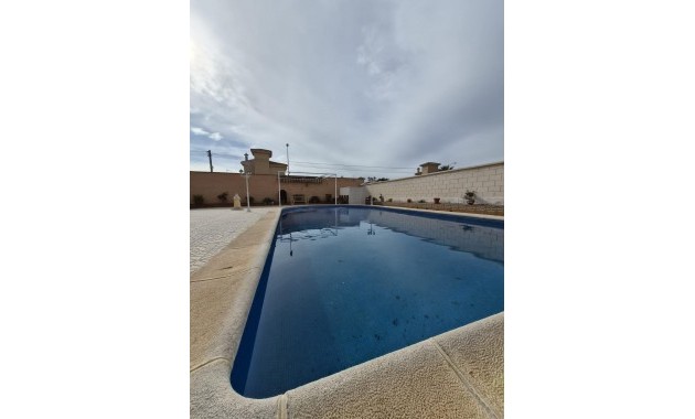 Herverkoop - Villa -
Torrevieja - El chaparral