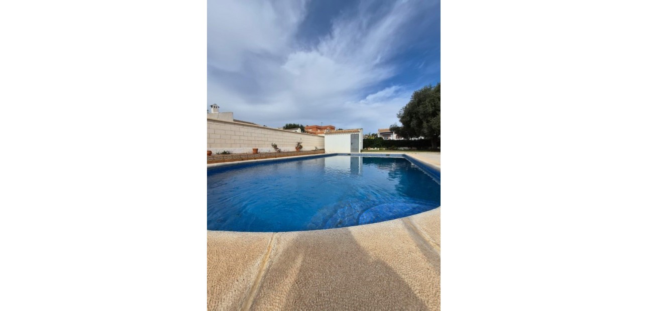 Herverkoop - Villa -
Torrevieja - El chaparral