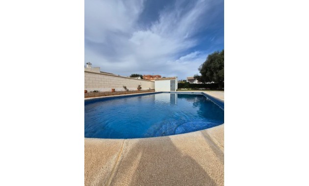 Herverkoop - Villa -
Torrevieja - El chaparral