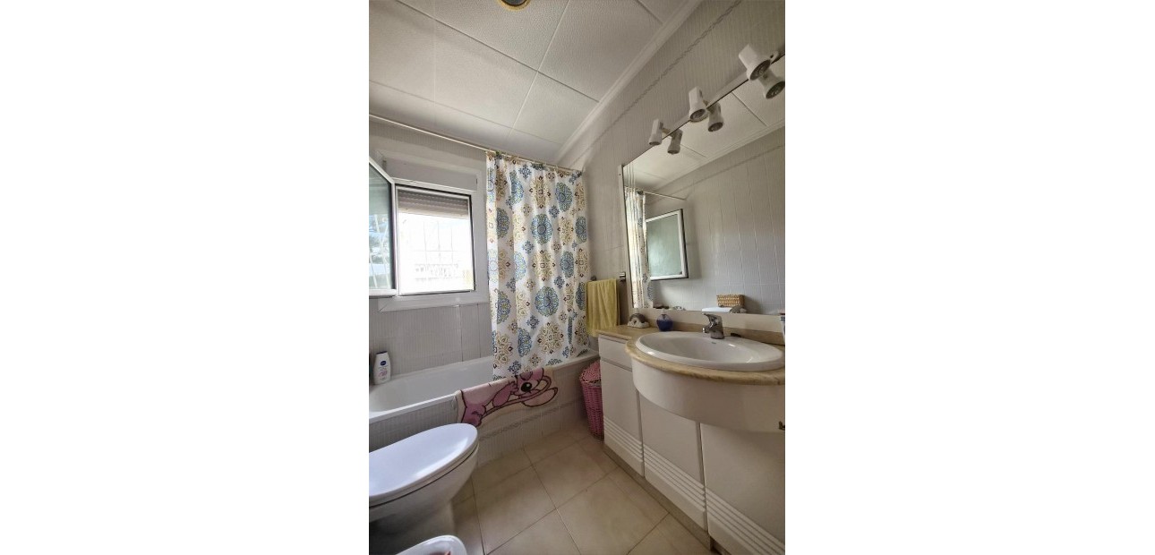 Herverkoop - Villa -
Torrevieja - El chaparral