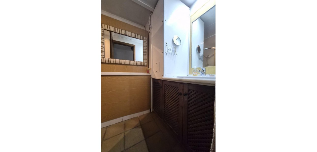 Venta - Apartamento / piso -
Torrevieja - Punta prima