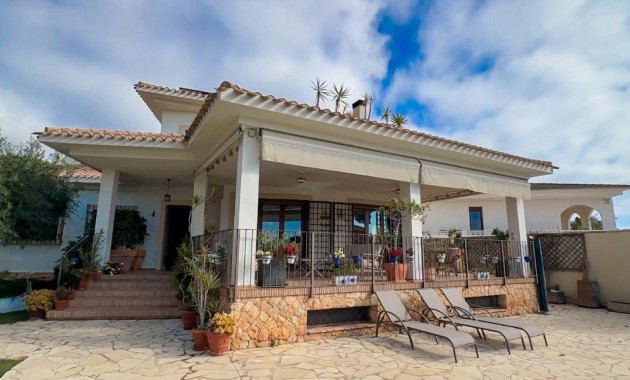 Venta - Villa -
Orihuela Costa - Campoamor